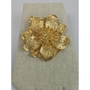 Kenneth Jay‎ Lane Dogwood Flower Pin/Brooch